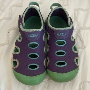 Kids KEEN water shoes sz 13
